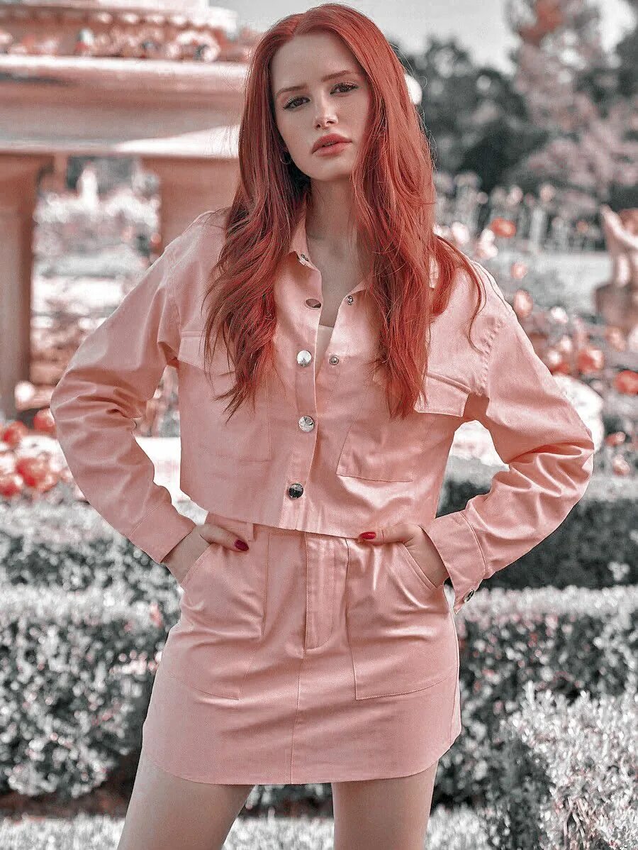 Красивые девушки с красными волосами. Мэделин петш. Рыжая девушка в розовом. Рыжие девушки в розовом. Рыжая красавица.