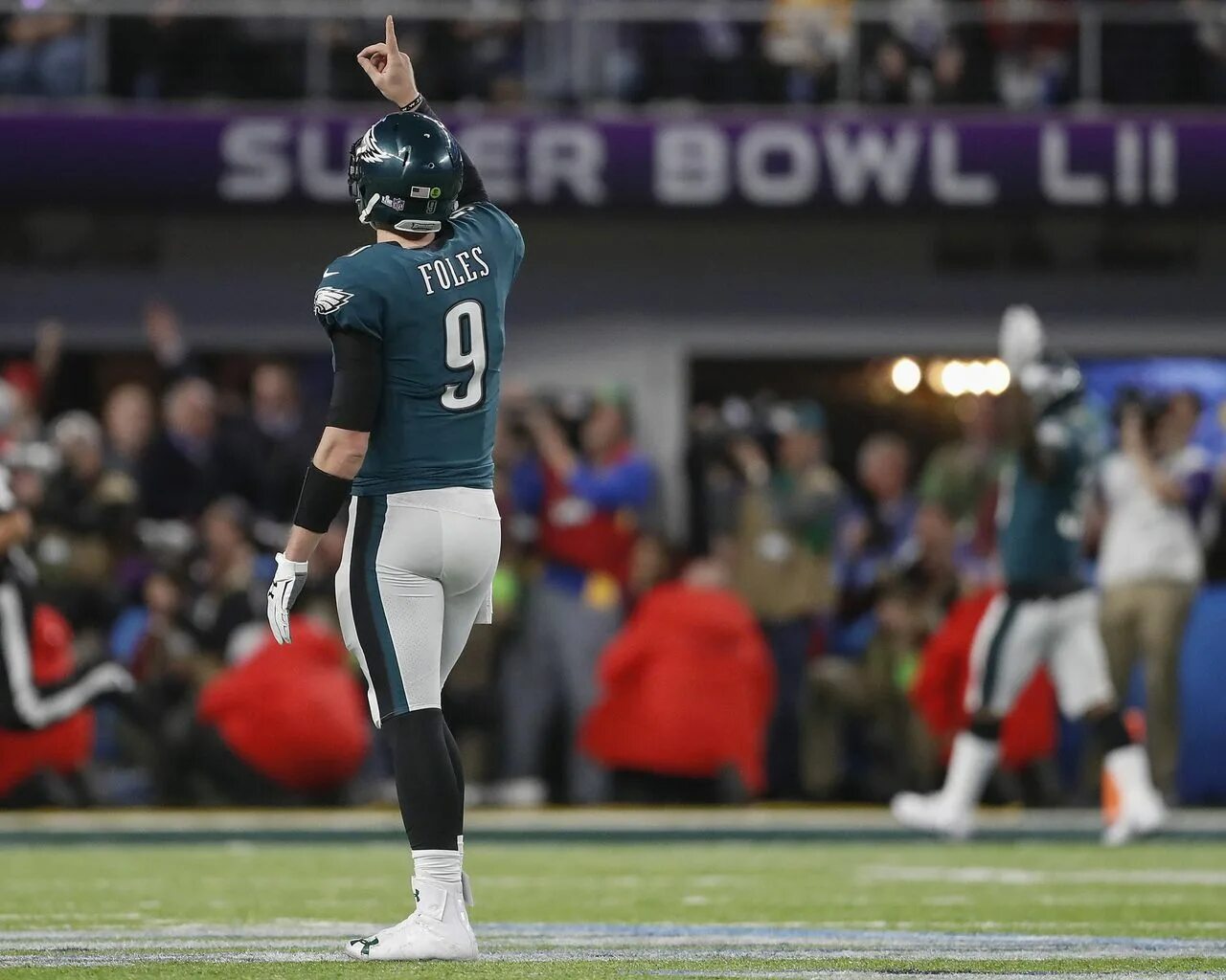 Nick started. Супербол НФЛ. Nick Foles Superbowl. Nick Rallis NFL. Philadelphia Eagles Superbowl 2017 Wallpaper.