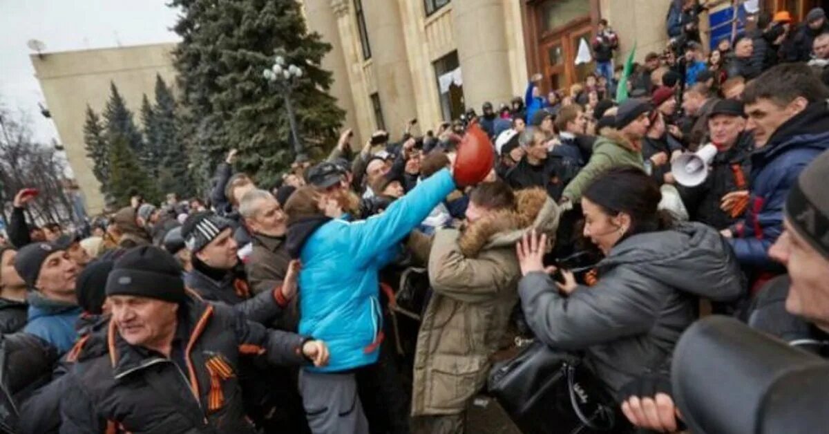 Харьков вышел. Харьков 2014 Антимайдан. Харьковская народная Республика 2014. Штурм Харьковской администрации. Активисты Харькова 2014.