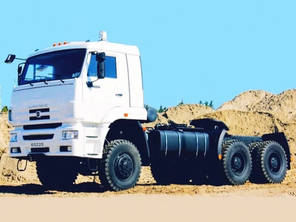 Камаз 65222-53 самосвал. Камаз батыр 65225. Самосвал камаз 65222-6010-53. Седельный тягач камаз 65225 6х6. Колесная формула 6x6.