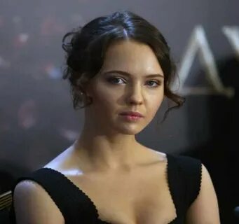 Актрису юлию хлынину
