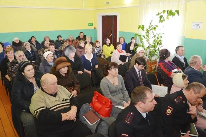 жэк 3. жэк 3. вывеска жэк. кирилл минулин ханты. поселок урманный ханты-мансийский район.