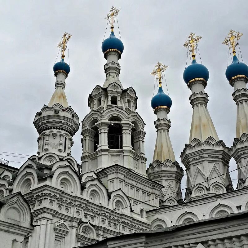 Московская церковь рождества богородицы. Церковь Рождества Богородицы в Путинках. Церковь Рождества Пресвятой Богородицы в Путинках, Москва. Церковь Рождества в Путинках в Москве. Московская Церковь рождения Богородицы в Путинках 17 век.