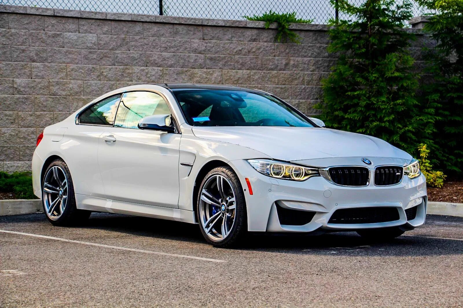 Bmw m4 gts 2020. Бмв м4 стоит. Bmw m4 gts. Bmw m4 2015. Bmw m4 2016.