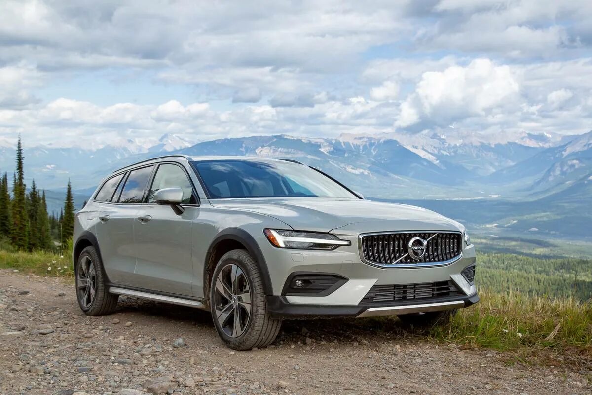 Страна 2020 2021. Вольво v60 Cross Country. Вольво v60 Cross Country 2020. Volvo v60 Cross Country 2021. Вольво универсал v60 Cross Country.