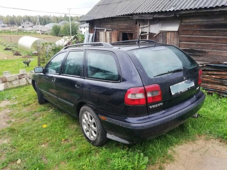 Volvo v40 универсал 2000. Вольво v40 1997. Volvo универсал 1997. Вольво v40 универсал 1999.