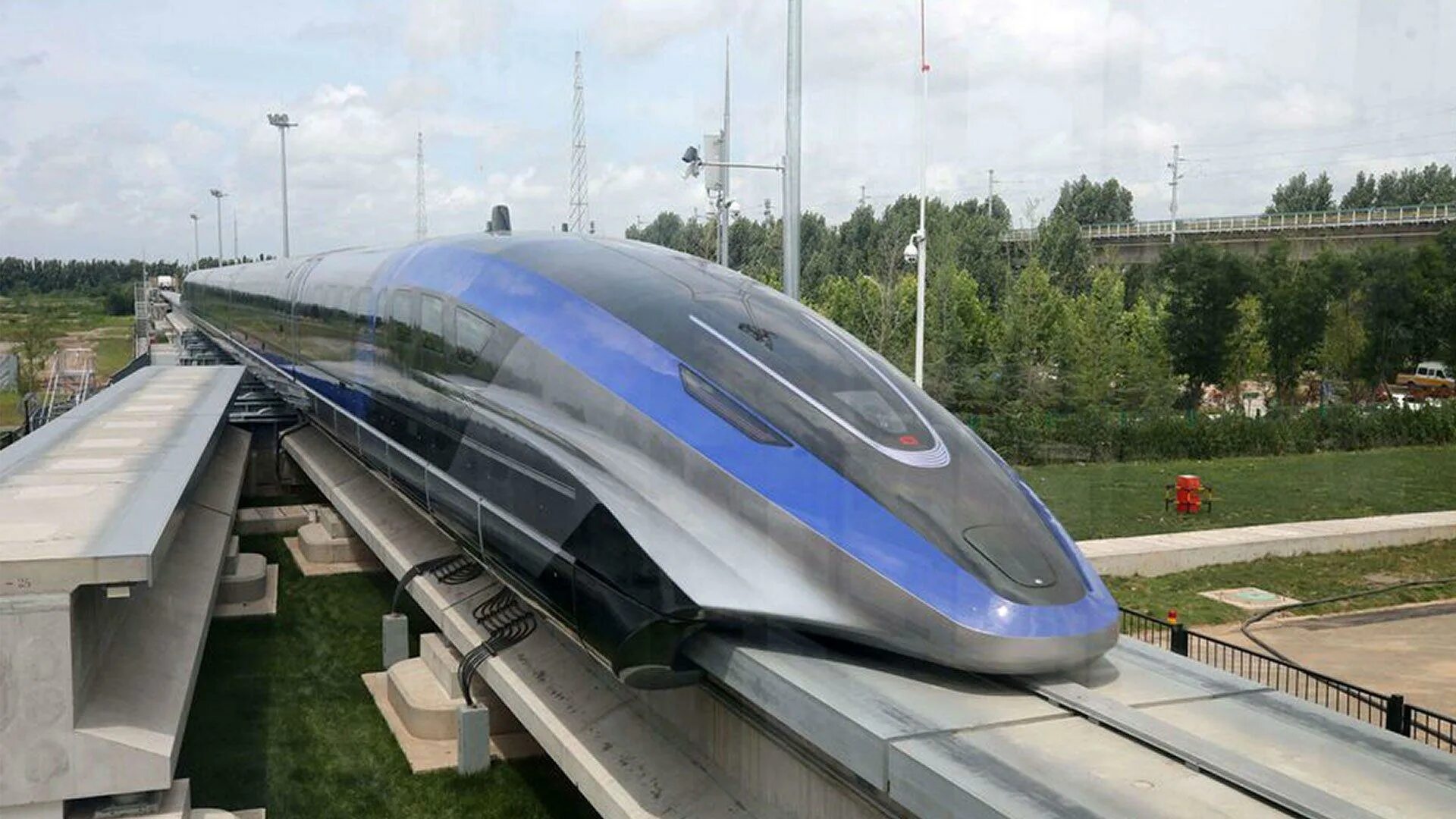Первый поезд прошел 600 км. Левитирующий поезд «Маглев» (Китай). Пекинский Маглев. Маглев поезд Китай. Маглев 431.