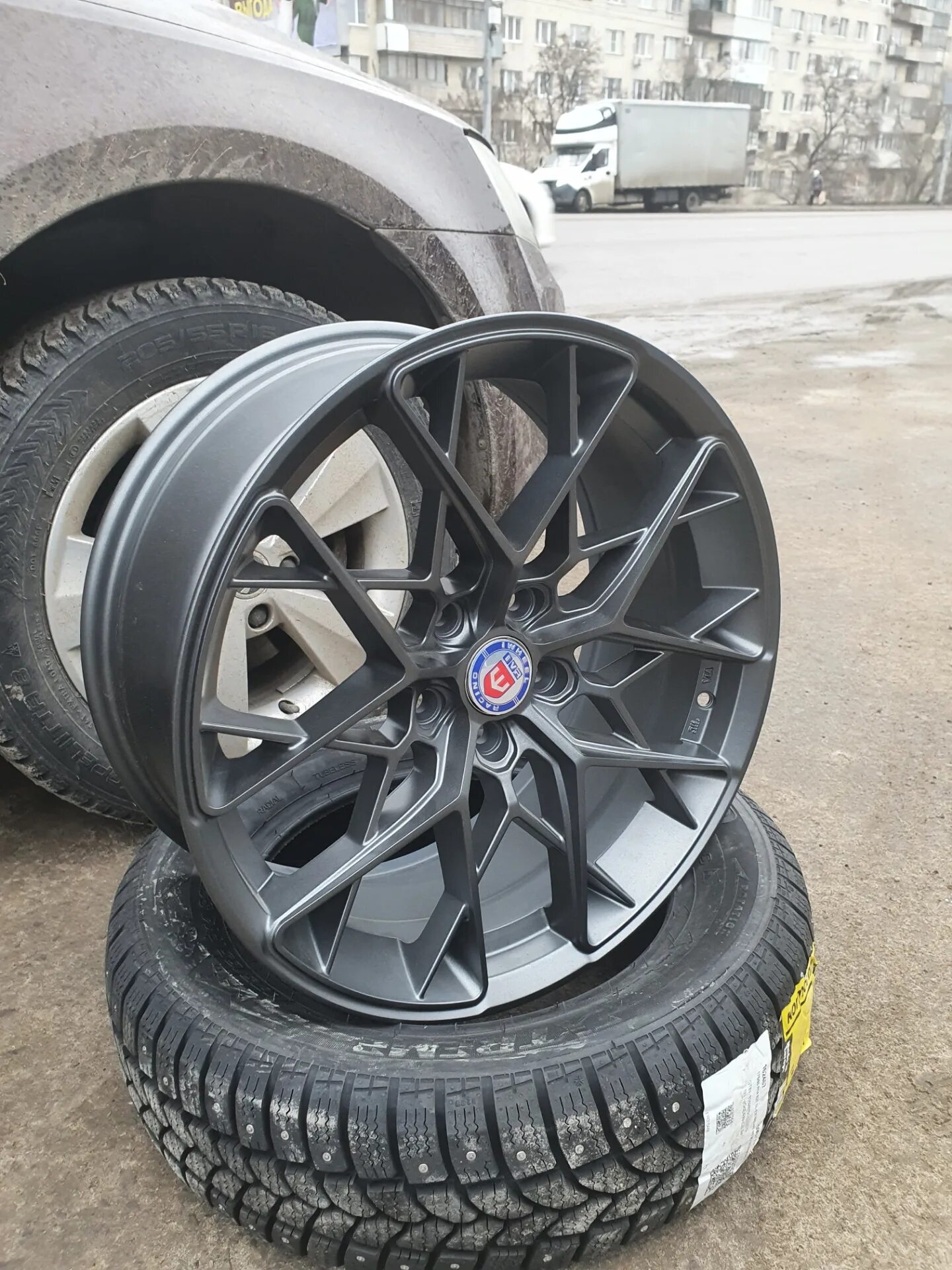 Диски ff10 r17. Hre ff10 r18. диски hre r18. диски hre ff10. hre ff10 r 19 оптима.