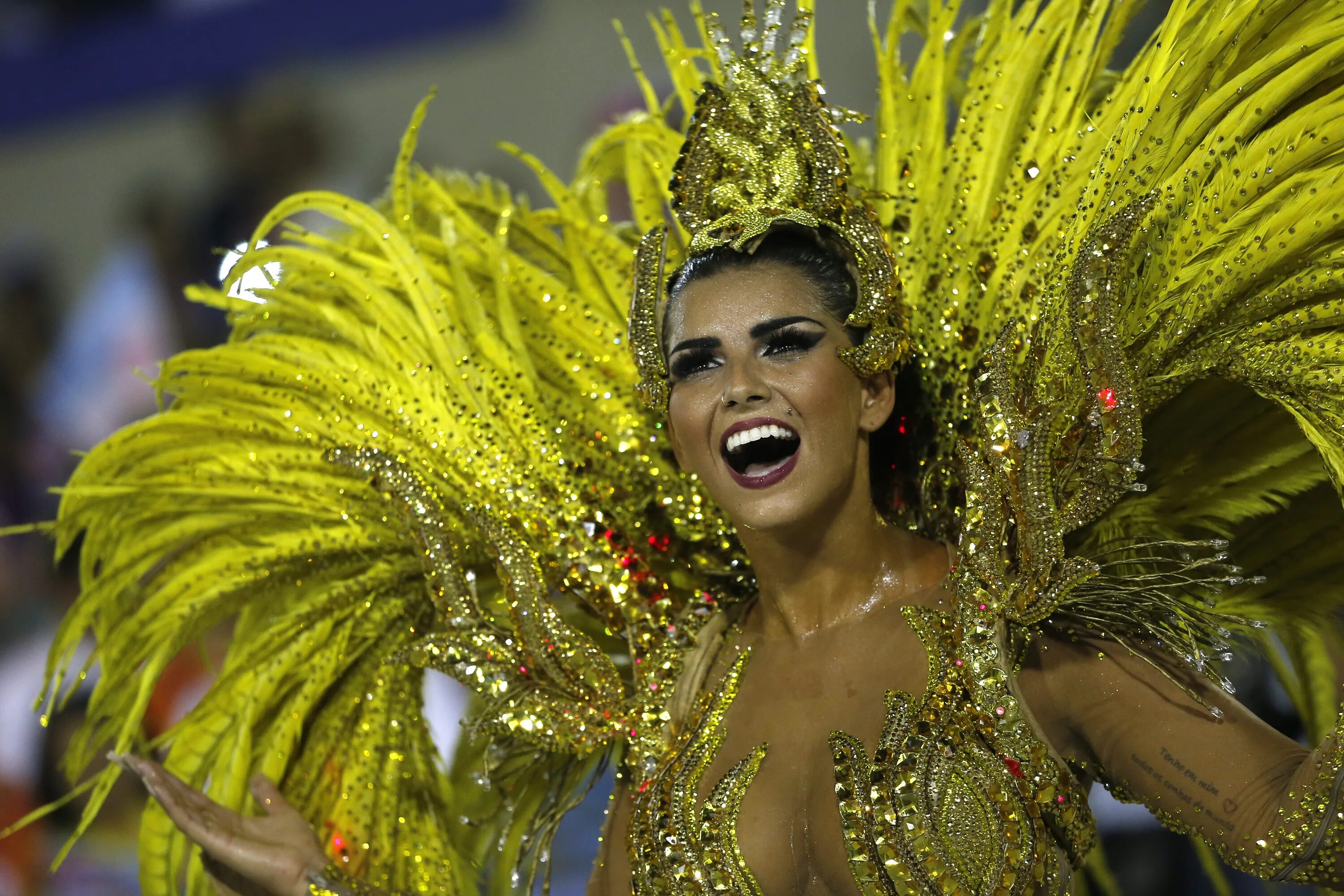 Бразильские фонки 1 час. Рио де Жанейро Королева Самба. Карнавал в Рио-де-Жанейро. Карнавал в Сан Паулу. Королева самбы Рио Жанейро.