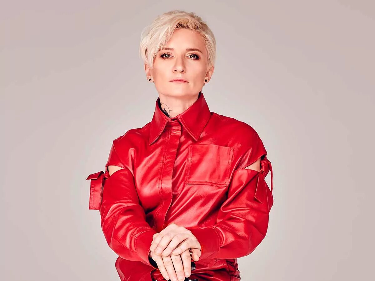 диана арбенина 2020. диана арбенина 2000. диана арбенина 2022. арбенина ночные снайперы. рок певица арбенина.