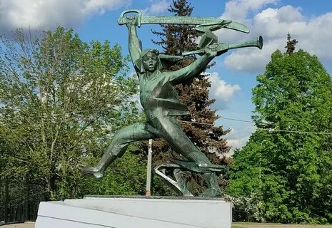 Памятника 50