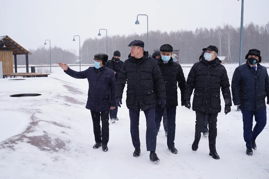 Радий Хабиров посетил Белебей. Парк Поющие Родники Белебей. Хабиров в Белебее. Глава Белебеевского района. Погода в белебее по часам