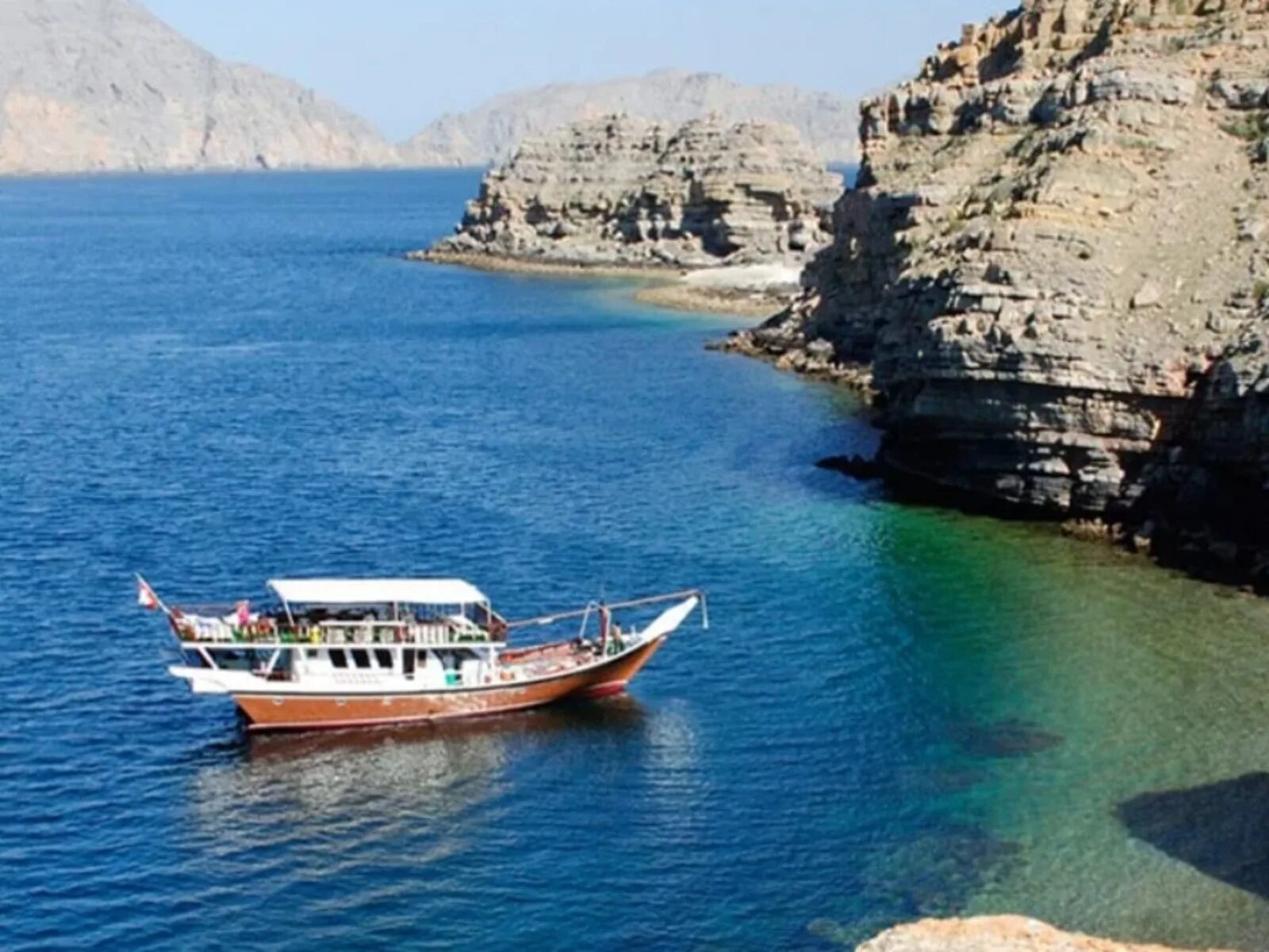 Мусандам оман. Мусандам фьорды. Mussandam Dibba Dibba Tour Oman. Полуостров Мусандам.