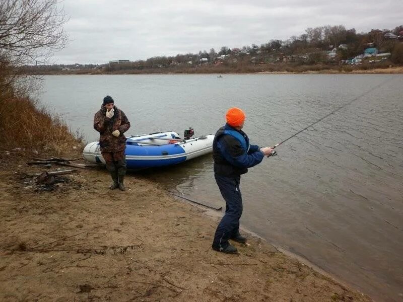 Краснодарское водохранилище рыбалка. Рыбалка на Оке. Лов рыбы на лодке в Башкирии. Нерестовый канал в Константиновске. Какого числа можно ловить с лодки