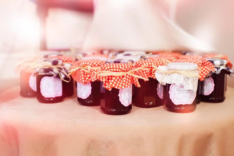 Украсить варенье. Украсить банки с вареньем. Декор баночек с вареньем. Украсить варенье. Украшение банок с вареньем.