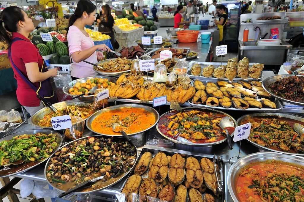 Thai streets. Стрит фуд Тайланд. Бангкок макашницы. Пхукет макашницы. Макашницы в Паттайе.