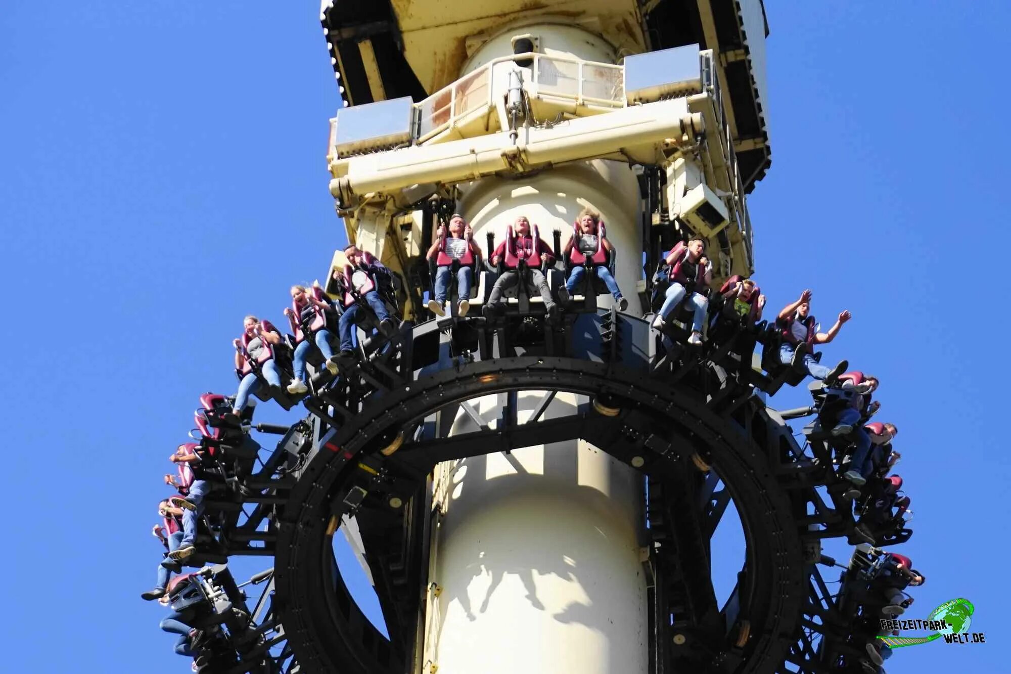 Муви парк. Муви парк германия. movie park germany ботроп. европа-парк германия аттракционы. муви аттракцион.