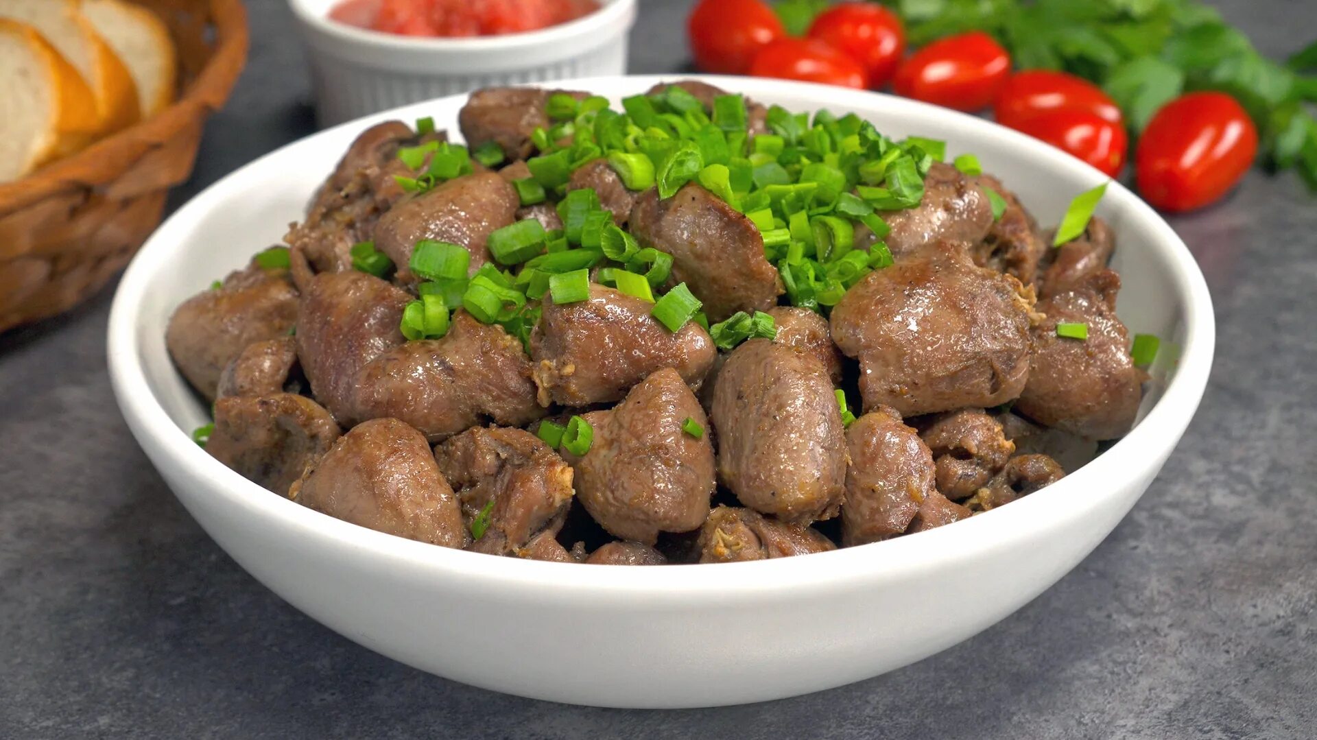 Как приготовить куриные сердечки в духовке вкусно. Куриные сердечки. сердце куриное. куриные сердечки с овощами. жареные куриные сердечки на сковороде.