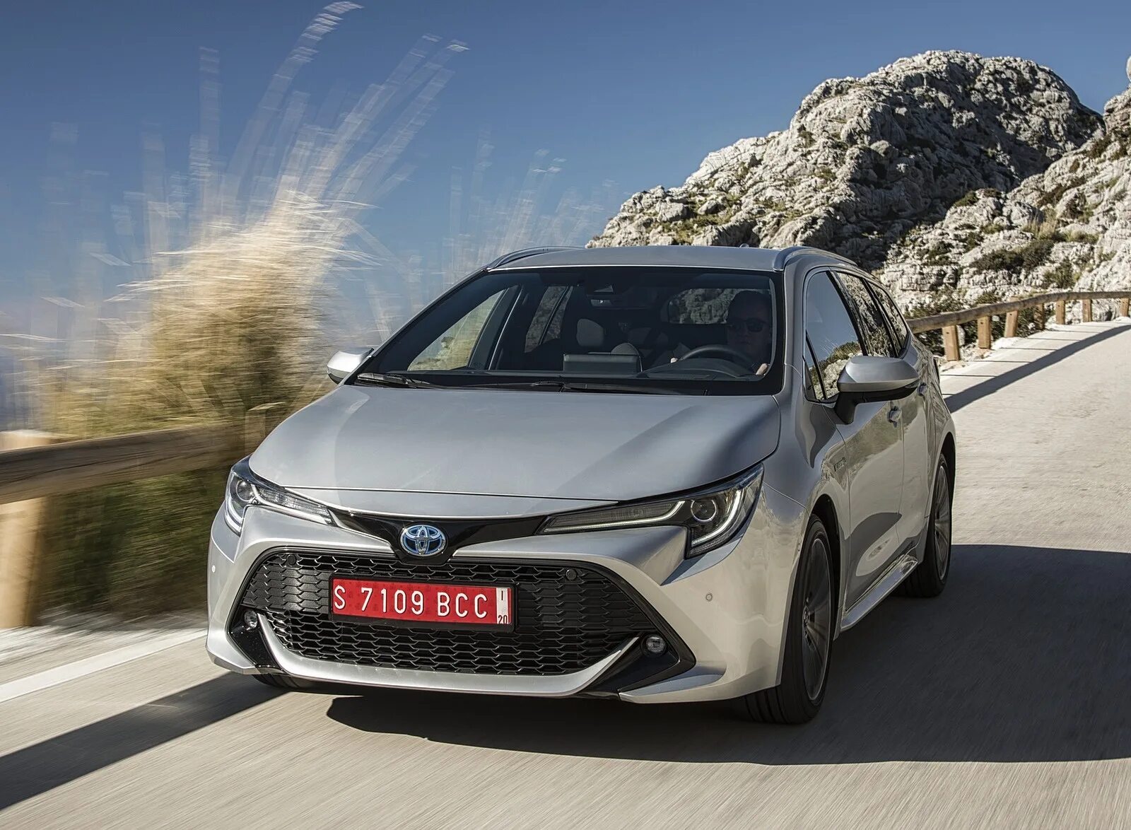Тойота королла 1. Тойота спорт 2019. Тойота спорт 2019. Toyota corolla altis 2020. Тойота королла спорт 2021.