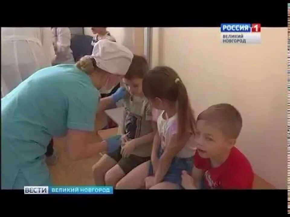 Уколы детям видео в ягодицу. Уколы детям в школе. Уколы детям в школе. Больные уколы в ягодицу детям. Укол в ягодицу детям в больнице.