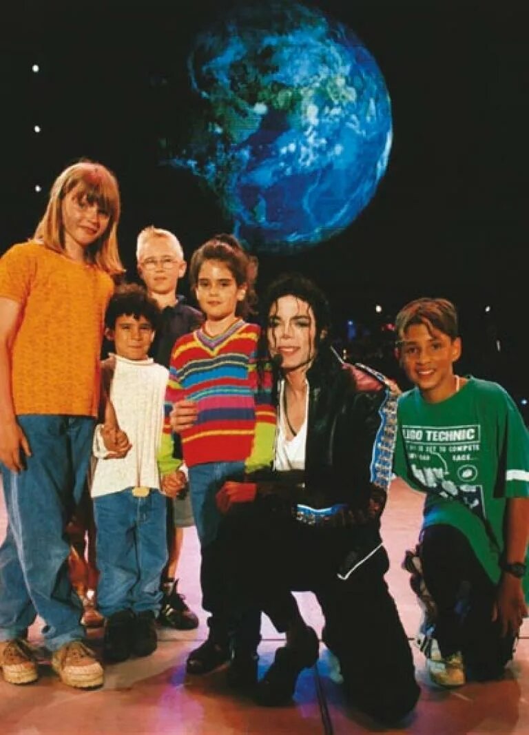 Mike&#039;s world. Michael jackson heal the world дети.