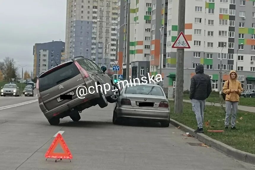 Маршрут по белоруссии на карте. Чисто французская авария. Мкад фото минск-1. Минск за 1 день на машине. Минск за 1 день на машине.