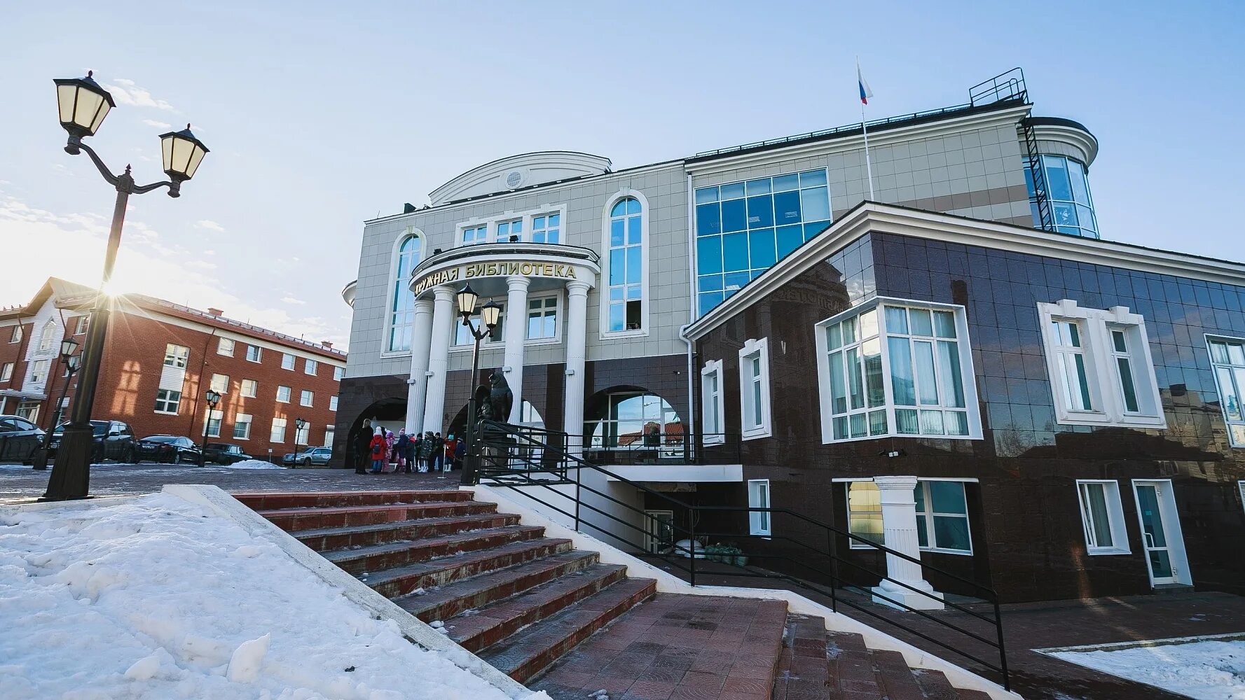 Центральная библиотека ханты-мансийска. Гос библиотека югры в ханты мансийске. Государственная библиотека югры ханты-мансийск. Окружная библиотека ханты-мансийск. Государственная библиотека югры ханты-мансийск.