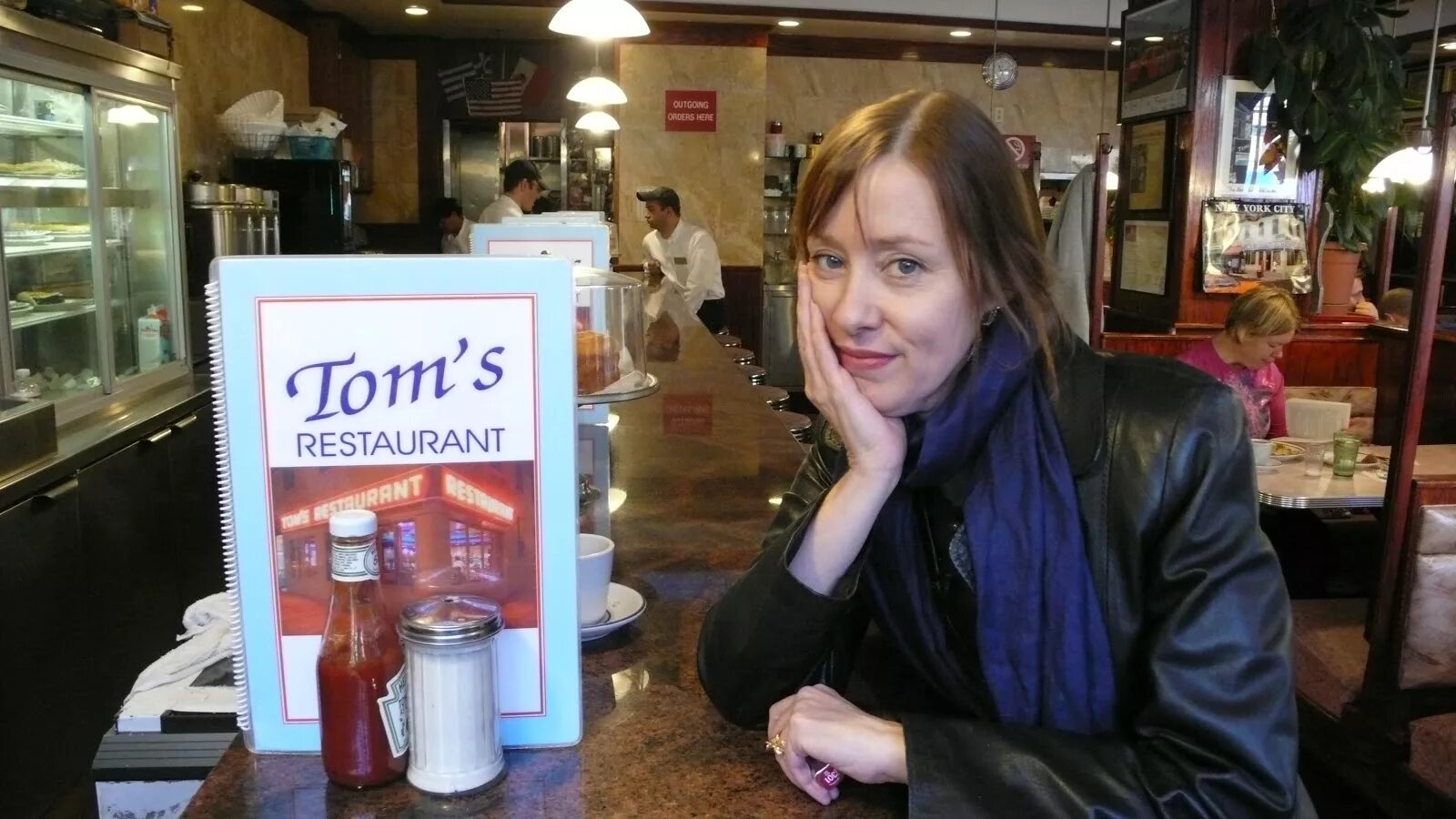 Песня toms diner. Tom s Diner Сюзанна Вега. Suzanne Vega Tom's Diner. Suzanne Vega, DNA - Tom's Diner. Suzanne Vega Tom's Diner обложка.