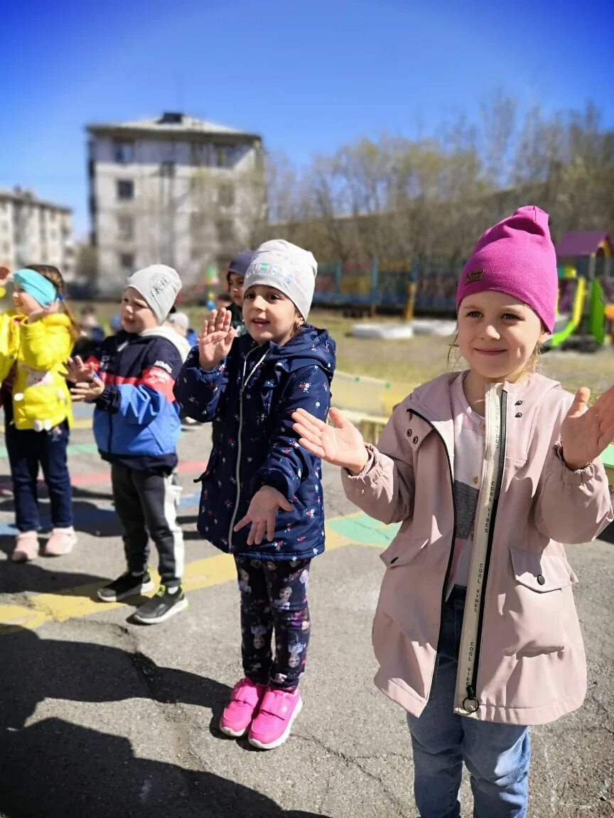 всемирный день защиты детей 1 июня. международный день защиты деь. детский праздник на улице. с днем защиты детей ребенку. 1 июня лень защита летей.