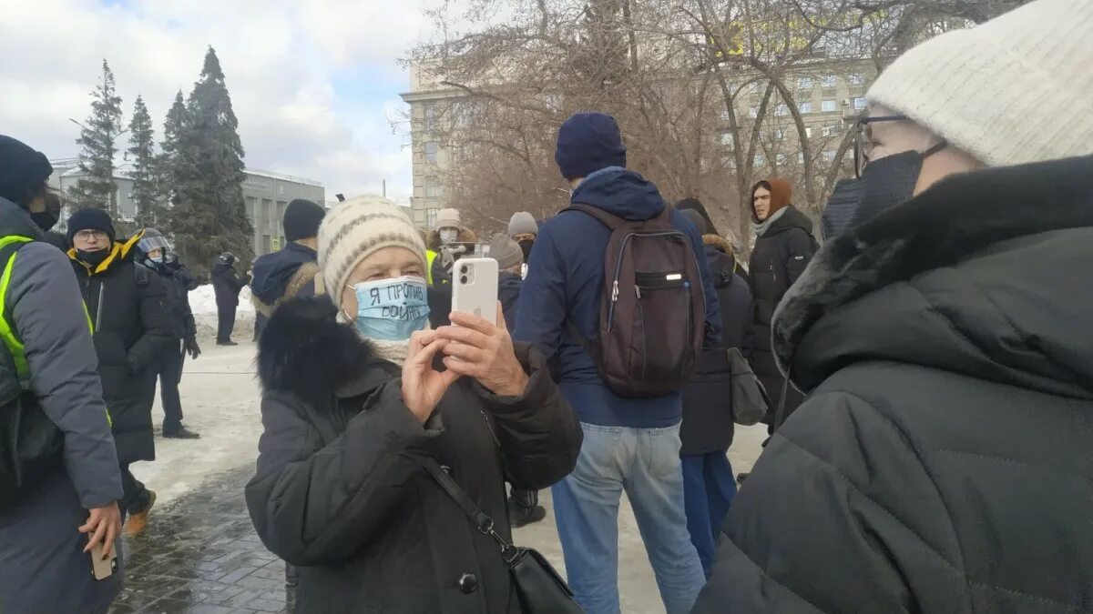 Украинские активисты. Митинг в Новосибирске. Митинг в Новосибирске сейчас. Украина на пикете.