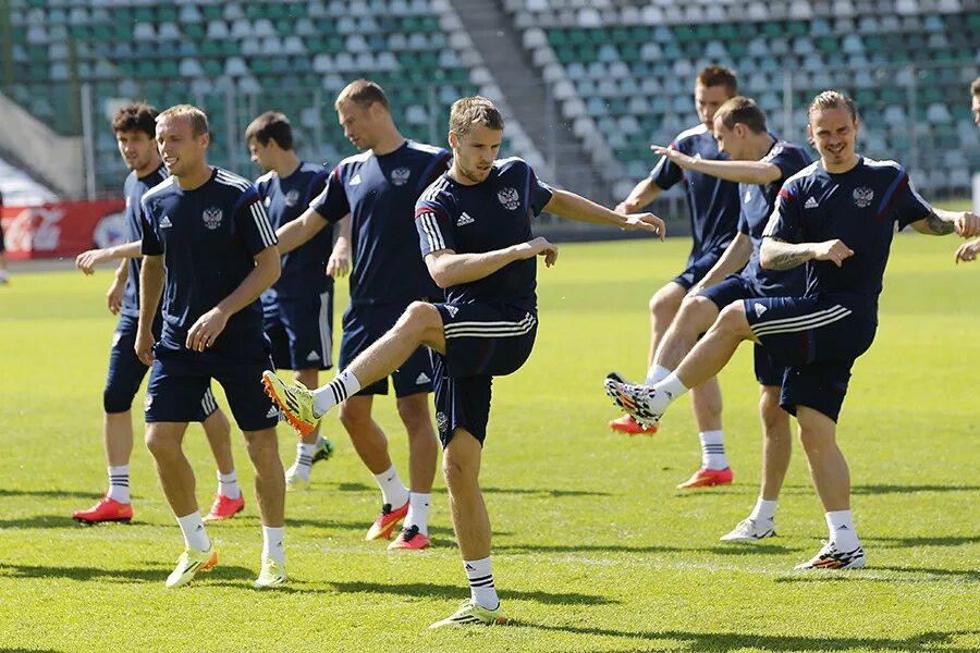 работа в футбольном клубе. фк химки 2007. работа в футбольном клубе. футболисты балтики. работа в футбольном клубе.