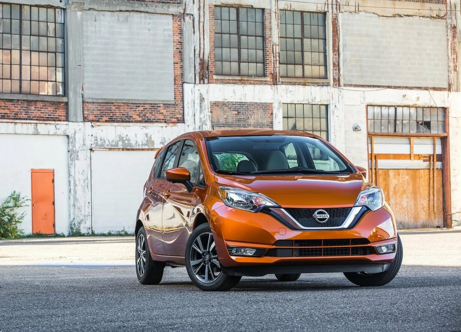 Ниссан ноут 2018 года. Nissan Versa Note 2017. Nissan Note 2018. Ниссан ноут 2018. Nissan Note 2019.