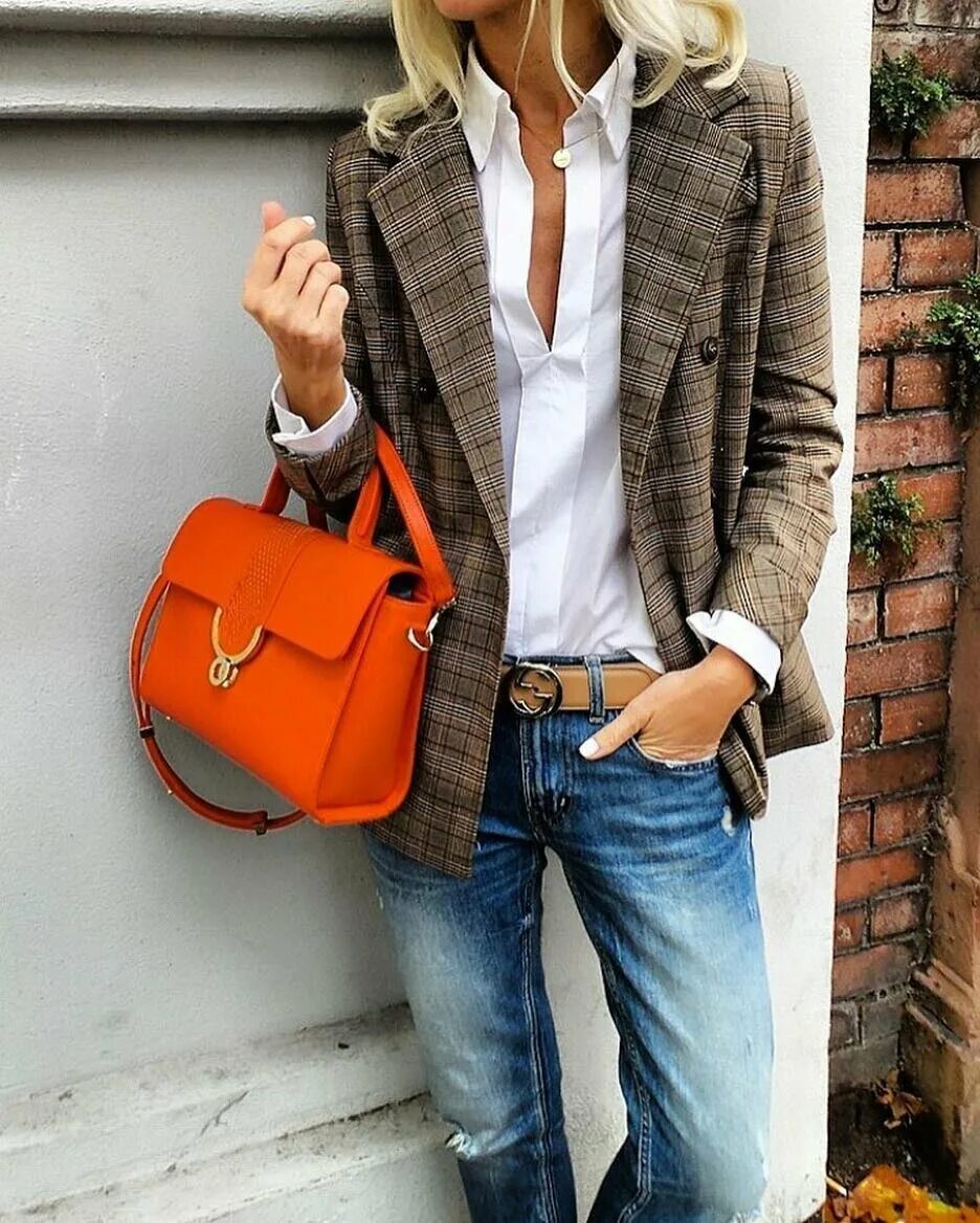 Стильный офисный лук. Модный лук с пиджаком. Модный лук с пиджаком. Джинсы с пиджаком женские. Стильные повседневные образы.