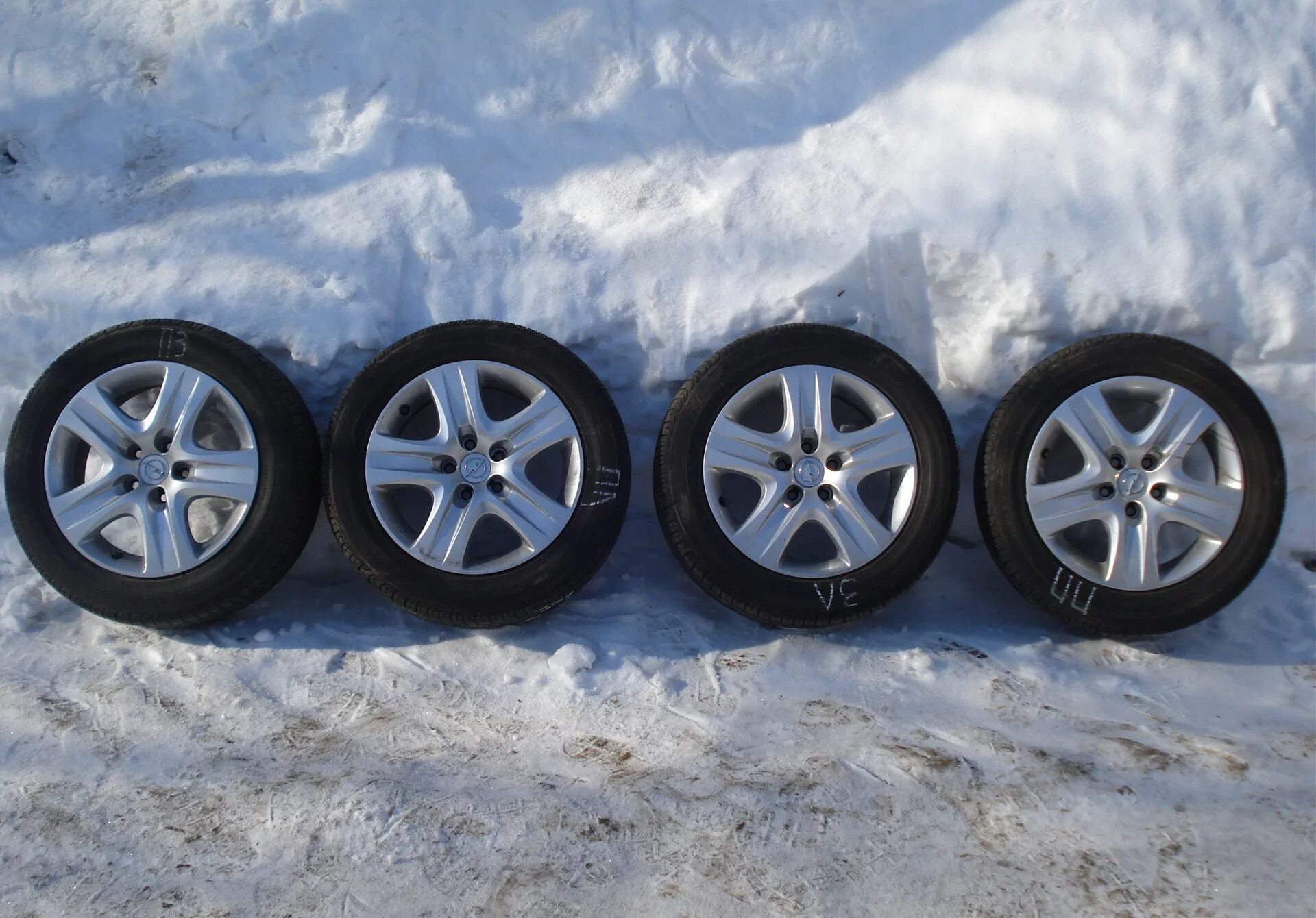 Колеса зимние opel astra r17. Зимняя резина 1856515. Колеса зимние opel astra r17. Зимние колеса на опель. Комплект ковырки для зафира б.