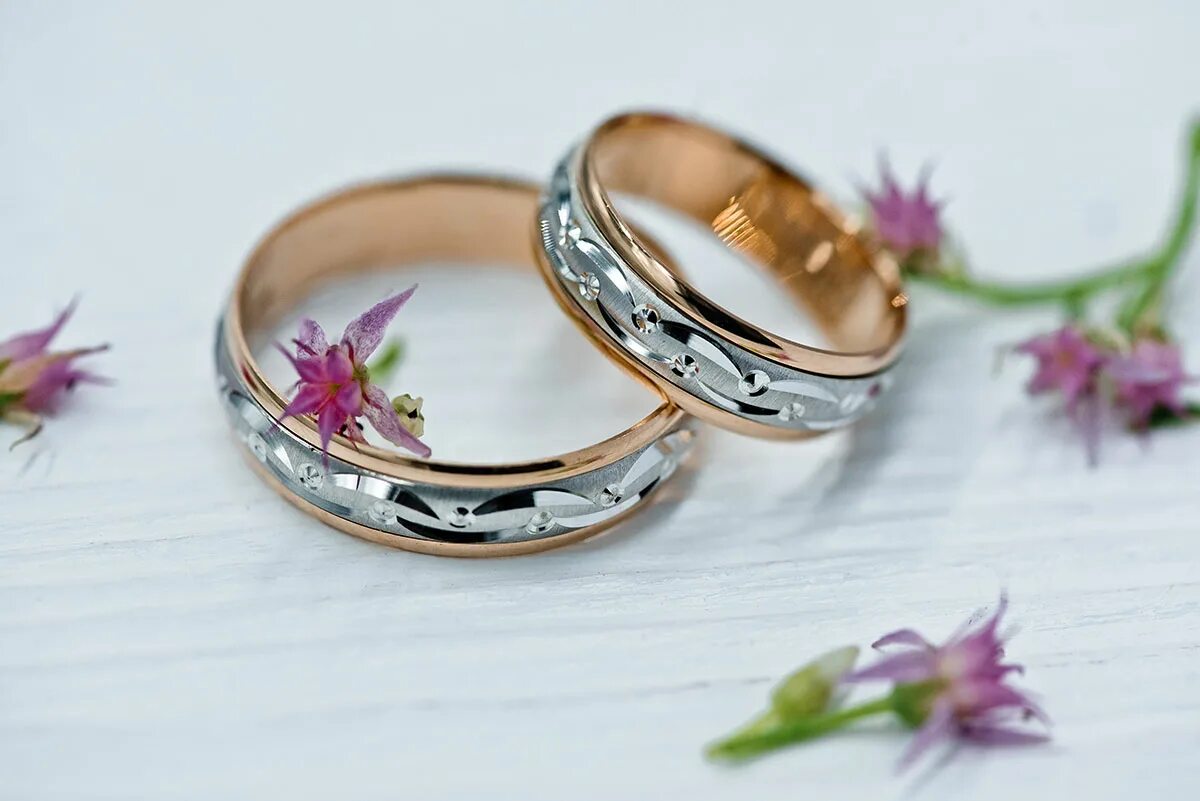 Свадебные кольца. Обручальные кольца парные. Обручальные кольца в паре. Обручальное кольцо парное. Фото парных колец