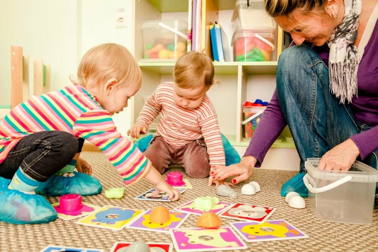 Развивающие игры для детей. Развивающие занятия для детей. Дети раннего возраста. Игрушки для малыша раннего возраста. Игры детей после года