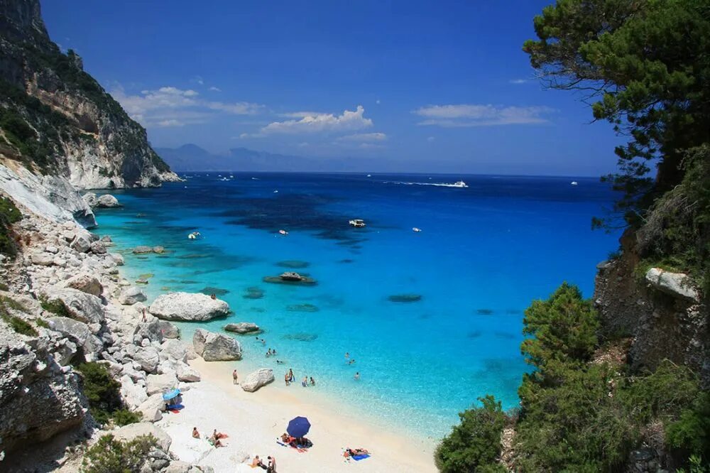 Сардиния Италия. Остров Сардиния Италия. Сардиния Италия море. Тирренское море Сардинии.