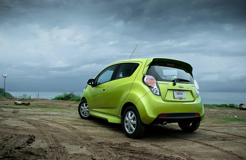 Очень экономичный. Малолитражка Шевроле Спарк. Шевроле Спарк 2011. Chevrolet хэтчбек малолитражки. Шевроле Спарк 2012.