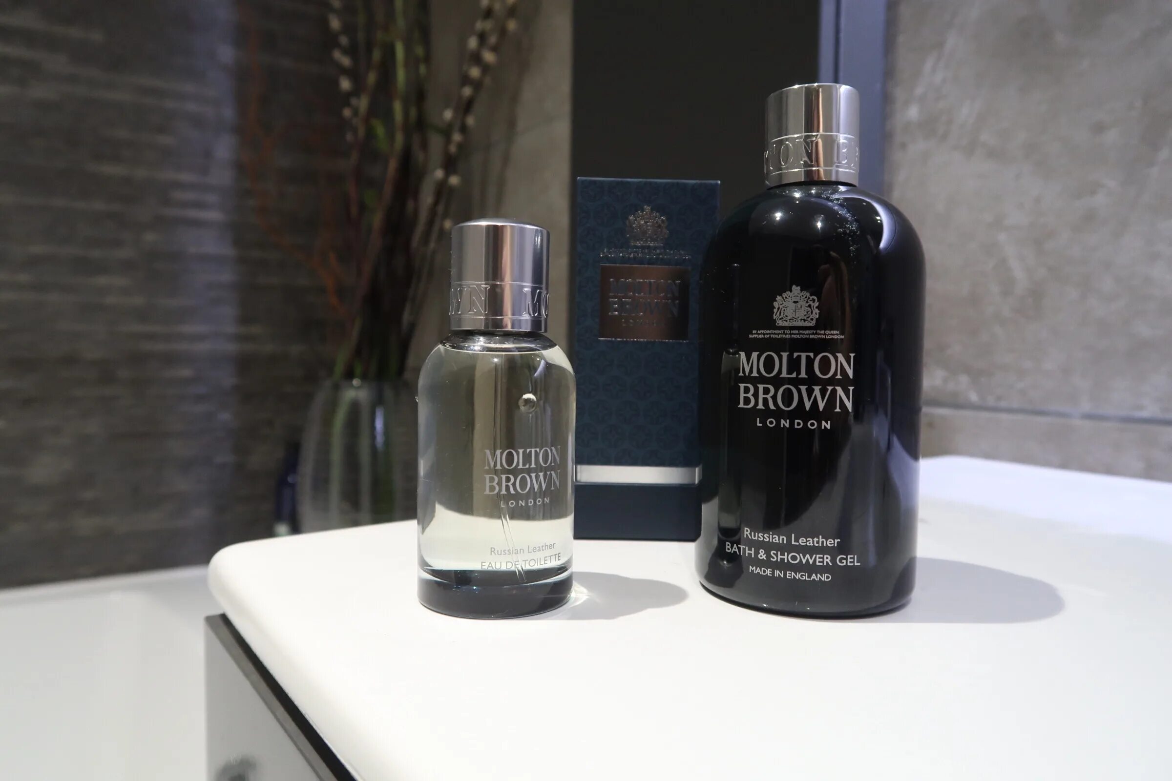 Molton Brown гель. Molton Brown гель для душа. Molton Brown Russian Leather. Russian Leather EDT Molton Brown.