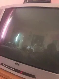 Выключается телевизор в чем проблема