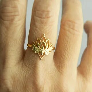 Lotus ring gold