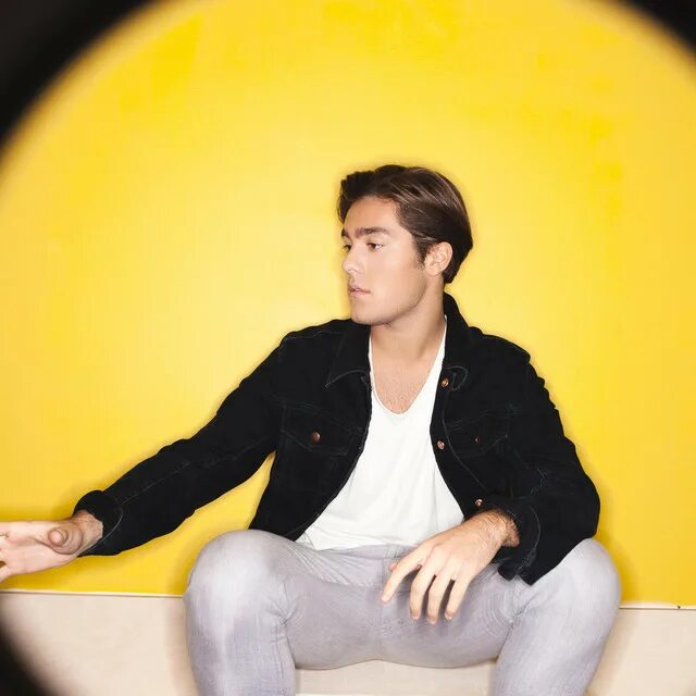 Ingrosso. Kee ingrosso. Бенджамин ингроссо. Umbrella себастьян ингроссо. Себастьян ингроссо с женой.