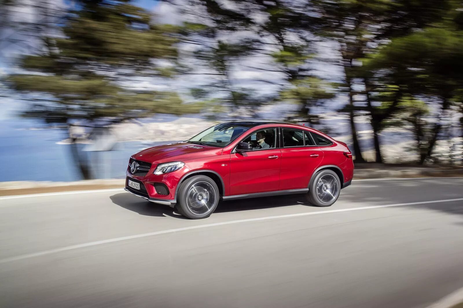 Новый Mercedes-Benz GLE Coupe: первые изображения - КОЛЕСА.ру - автомобильный жу