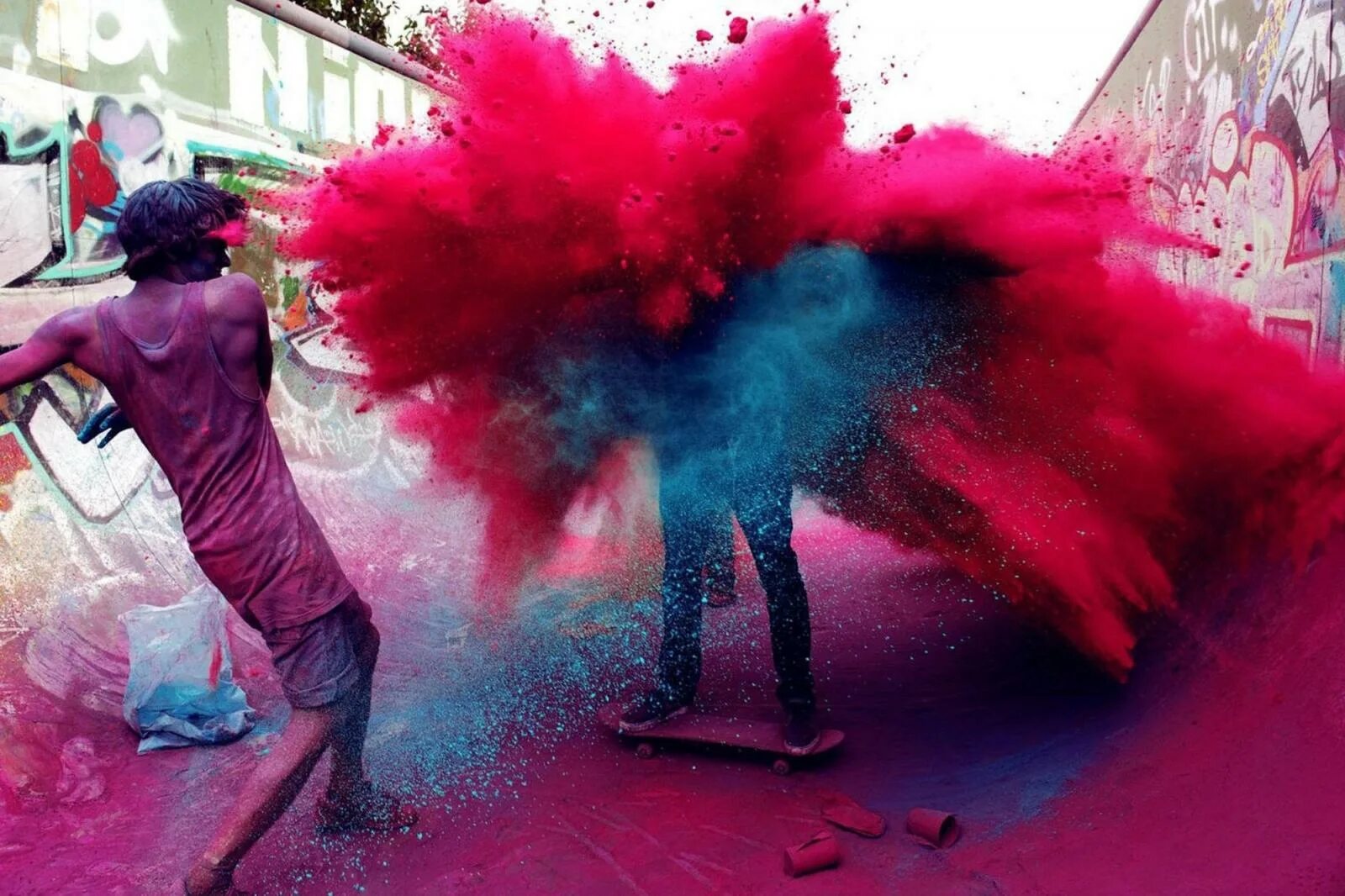 Цветной праздник. Праздник красок Холи в Индии. Яркие краски. Взрыв красок. Взрыв красок Холи.