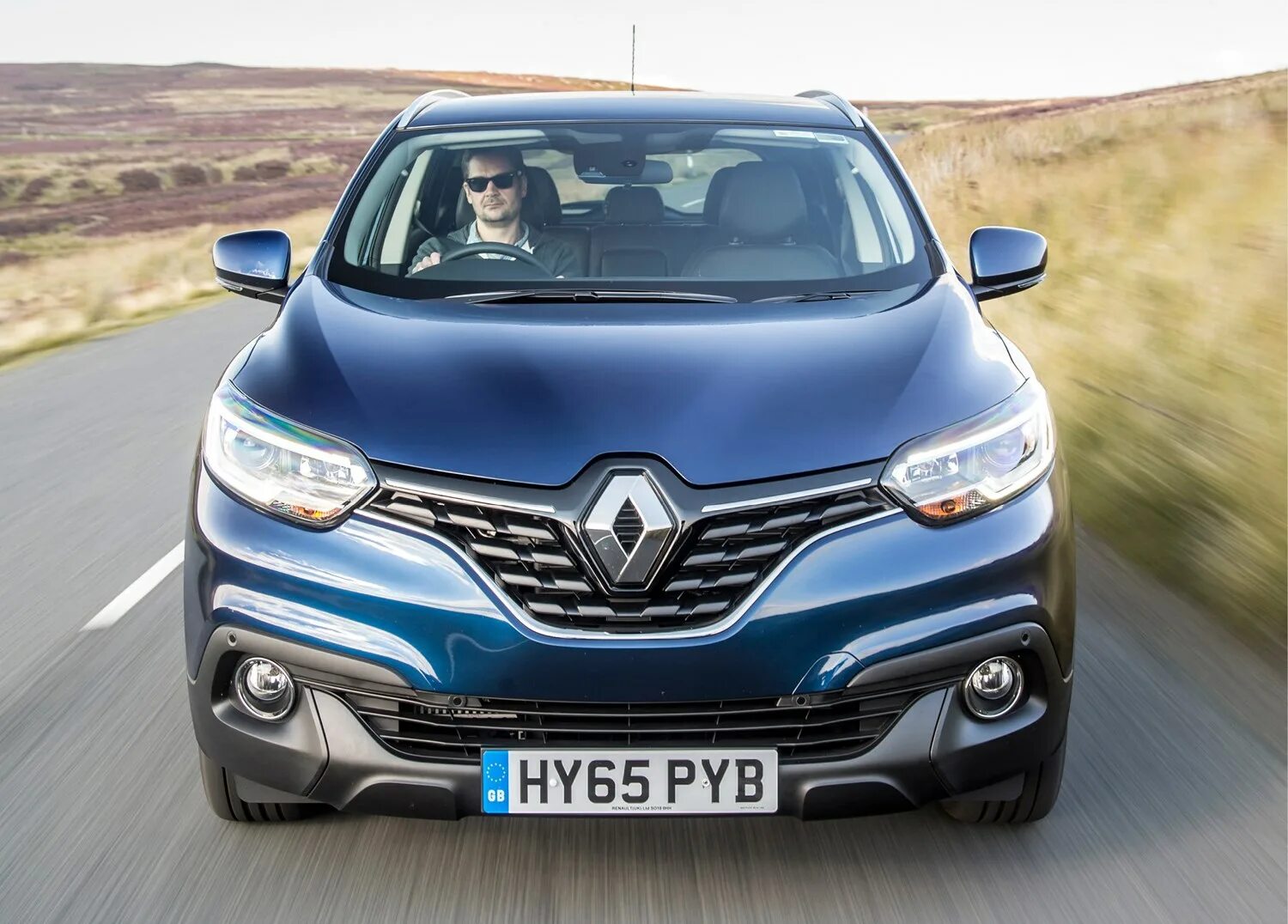 Купить б/у Renault Kaptur I 2.0 AT (143 л.с.) 4WD бензин автомат в Балашихе: чёр