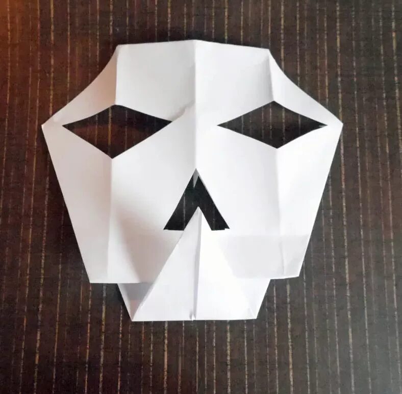 Как сделать из бумаги легкую маску. Маска из бумаги. Как сделать из бумаги легкую маску. Маска анонимуса из бумаги. Маска из картона.