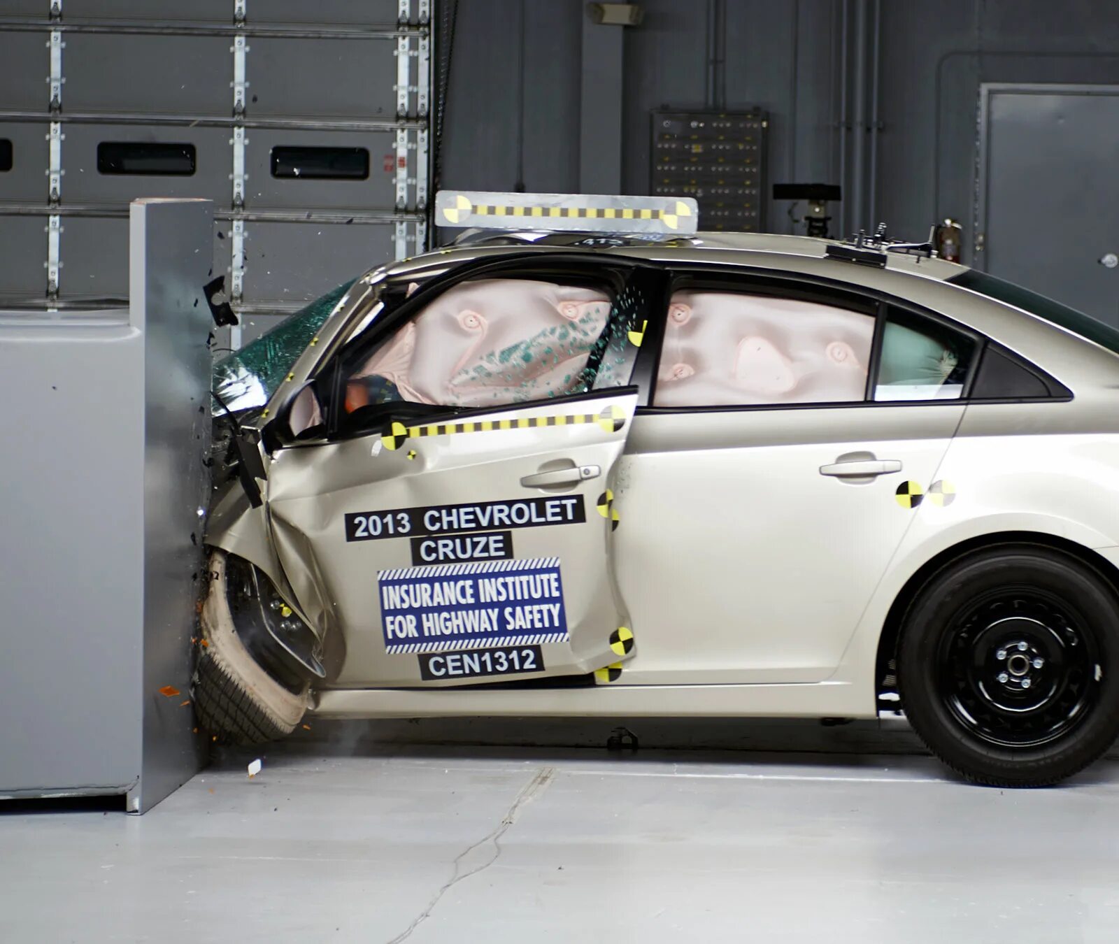 Краш тест. Краш тест импреза. Краш тест субару xv 2017. Краш тест киа сид 2011 года рестайлинг хэтчбек. Тест безопасности авто.