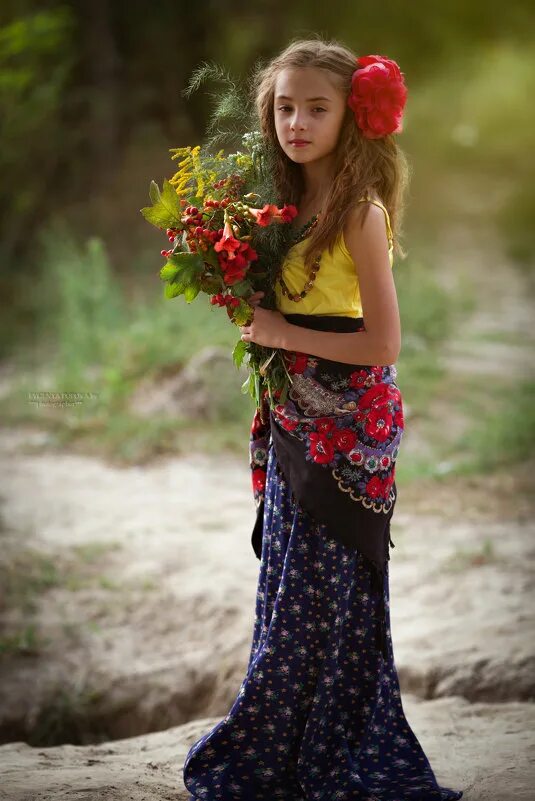 маленькая цыганочка. маленькая цыганка. маленькая цыганка. девочка цыганка. цыганка.