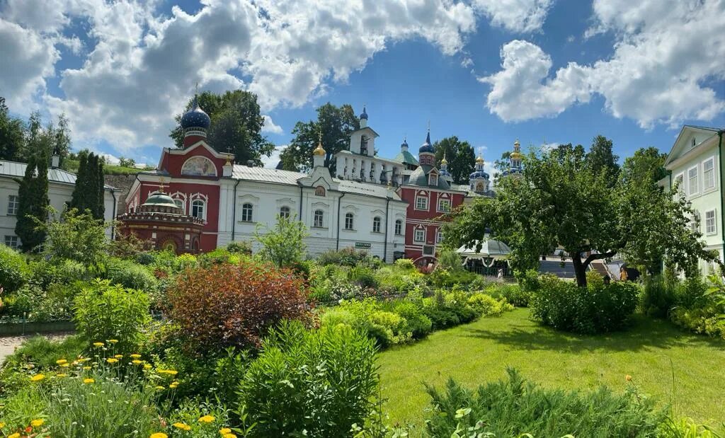 Красивые места Псковской области. Остров Псков. Псковская область цвета.