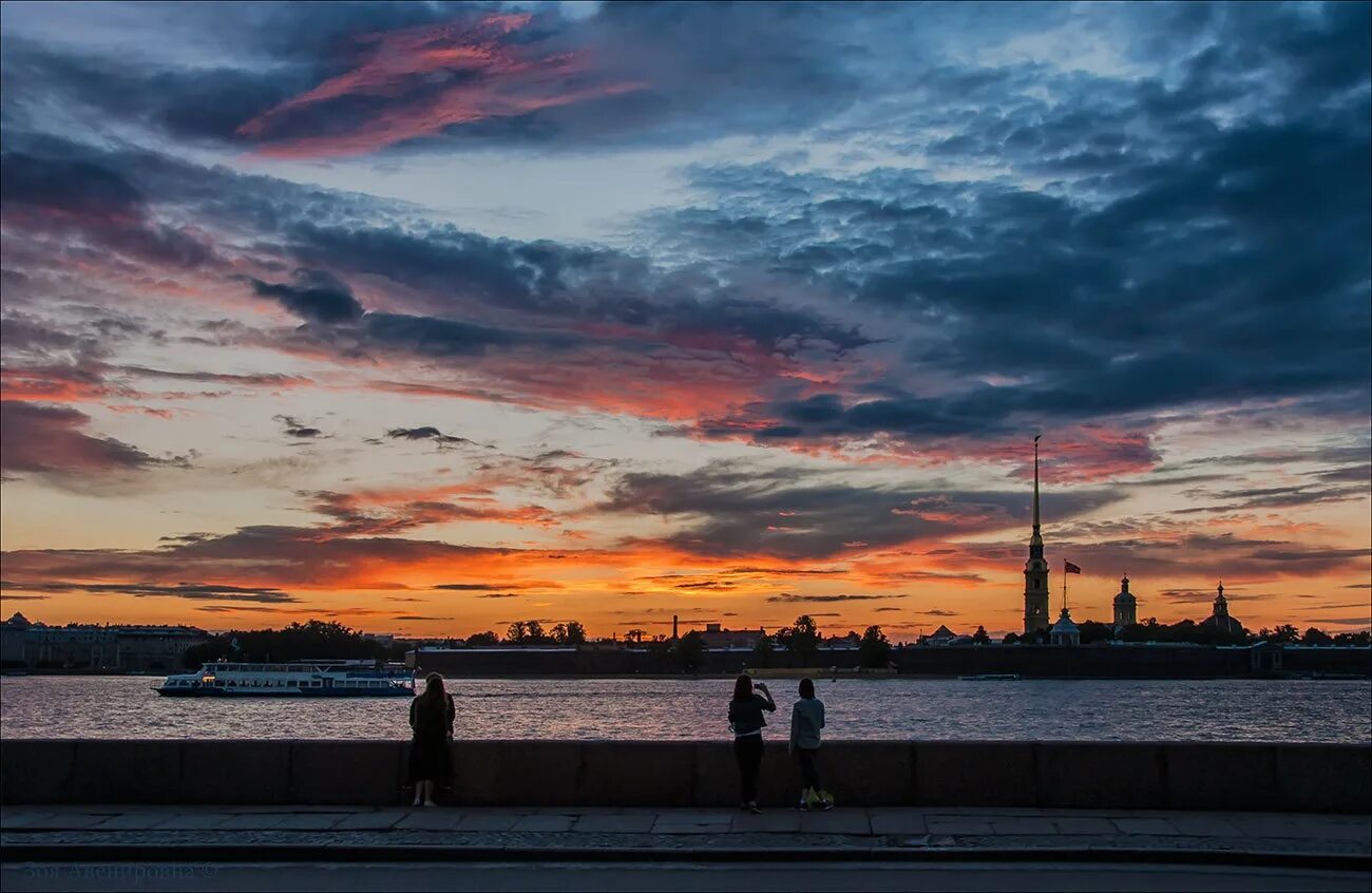 Санкт-петербург восход на неве. Явление белые ночи в санкт-петербурге. Белые ночи в санк птербург. Белая ночь медленно. Белая ночь медленно.